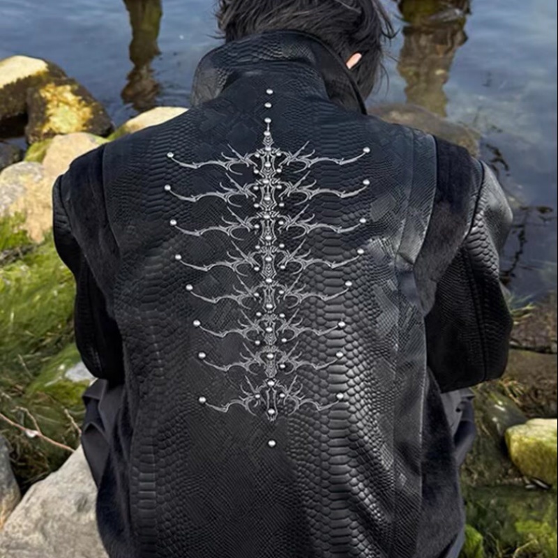 Men Black Snake Embossed Jacke - đánh giá và giá Embroidery Knit