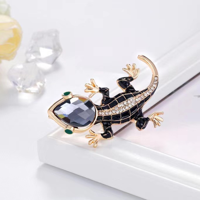 Diamond studded glass gecko br - đánh giá và giá Embroidery Fish